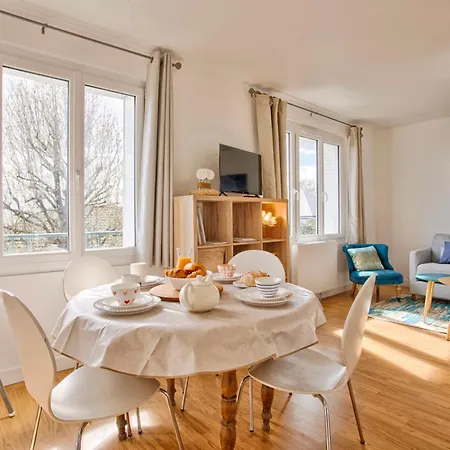 Cosy - Tram & Commerces A Pieds - Lumineux דירה *